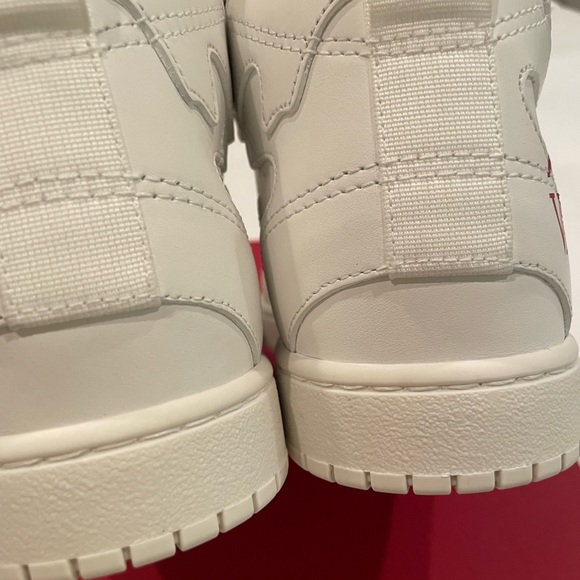 ❌SOLD❌ VALENTINO GARAVANI
White 07 Camouflage Edition Atelier Mid-Top Sneakers - Picture 6 of 16